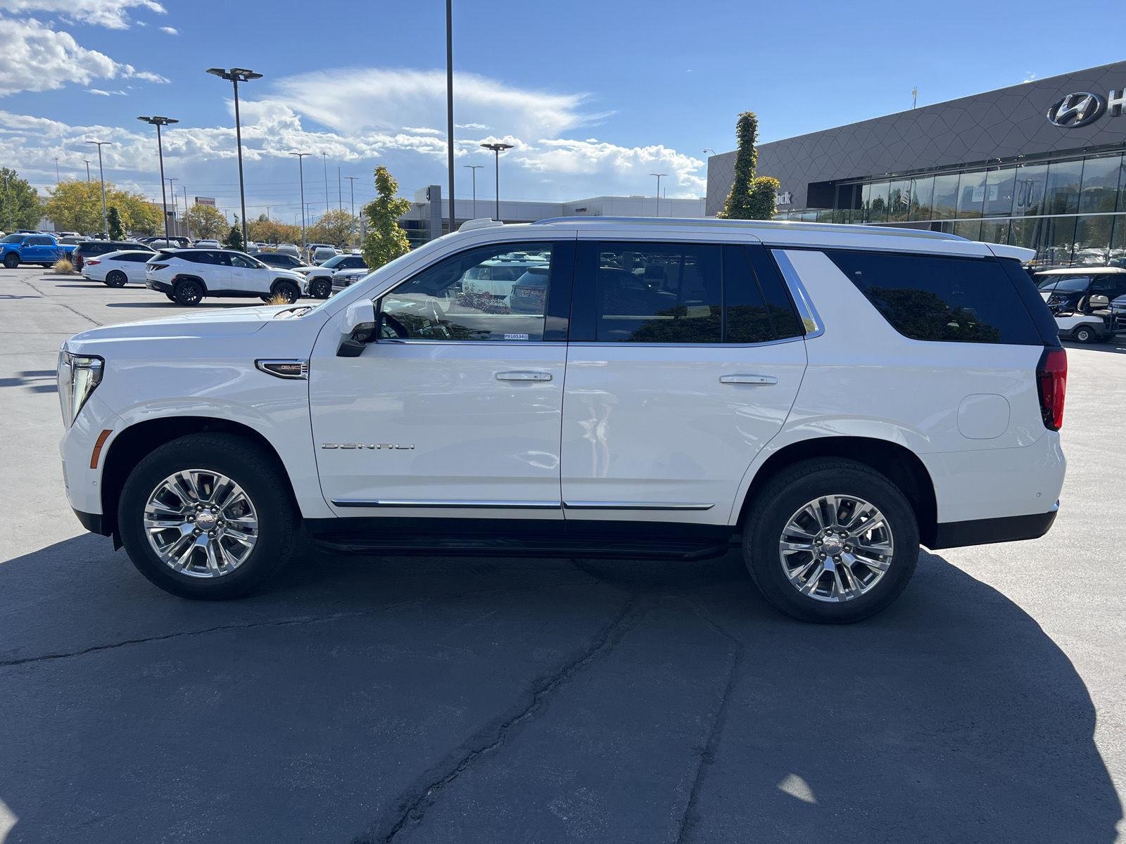 2025 GMC Yukon Denali - Photo 21
