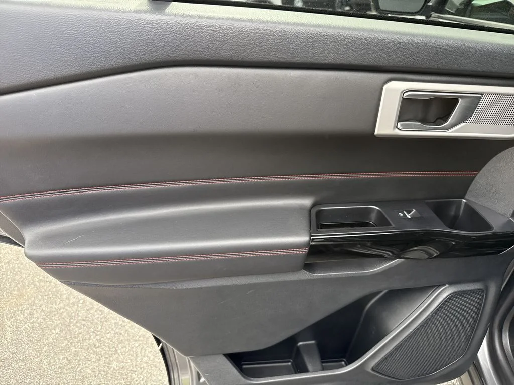 Used 2023 Gray Ford ST-Line image 21