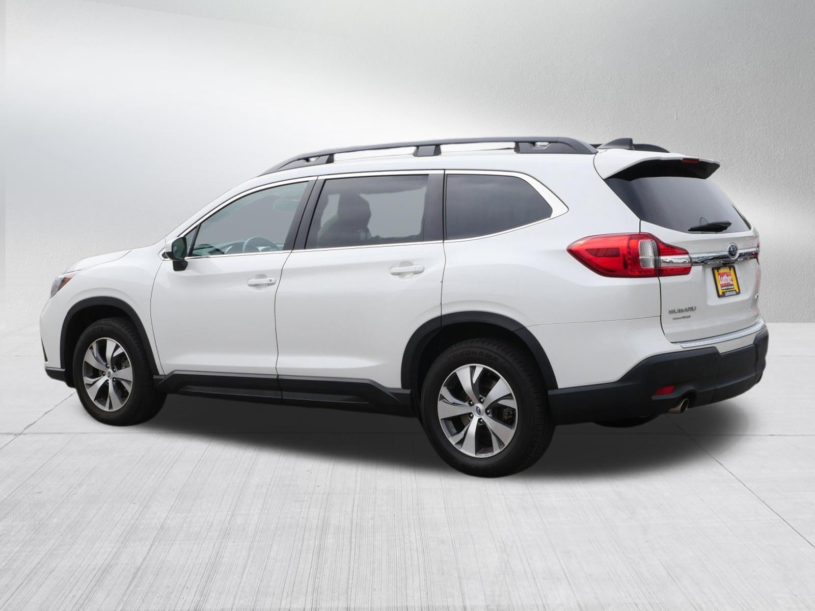 Used 2022 Crystal White Pearl Subaru Premium image 5