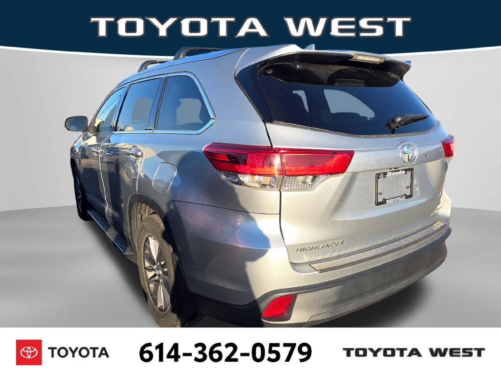 Used 2019 Silver Toyota XLE image 4