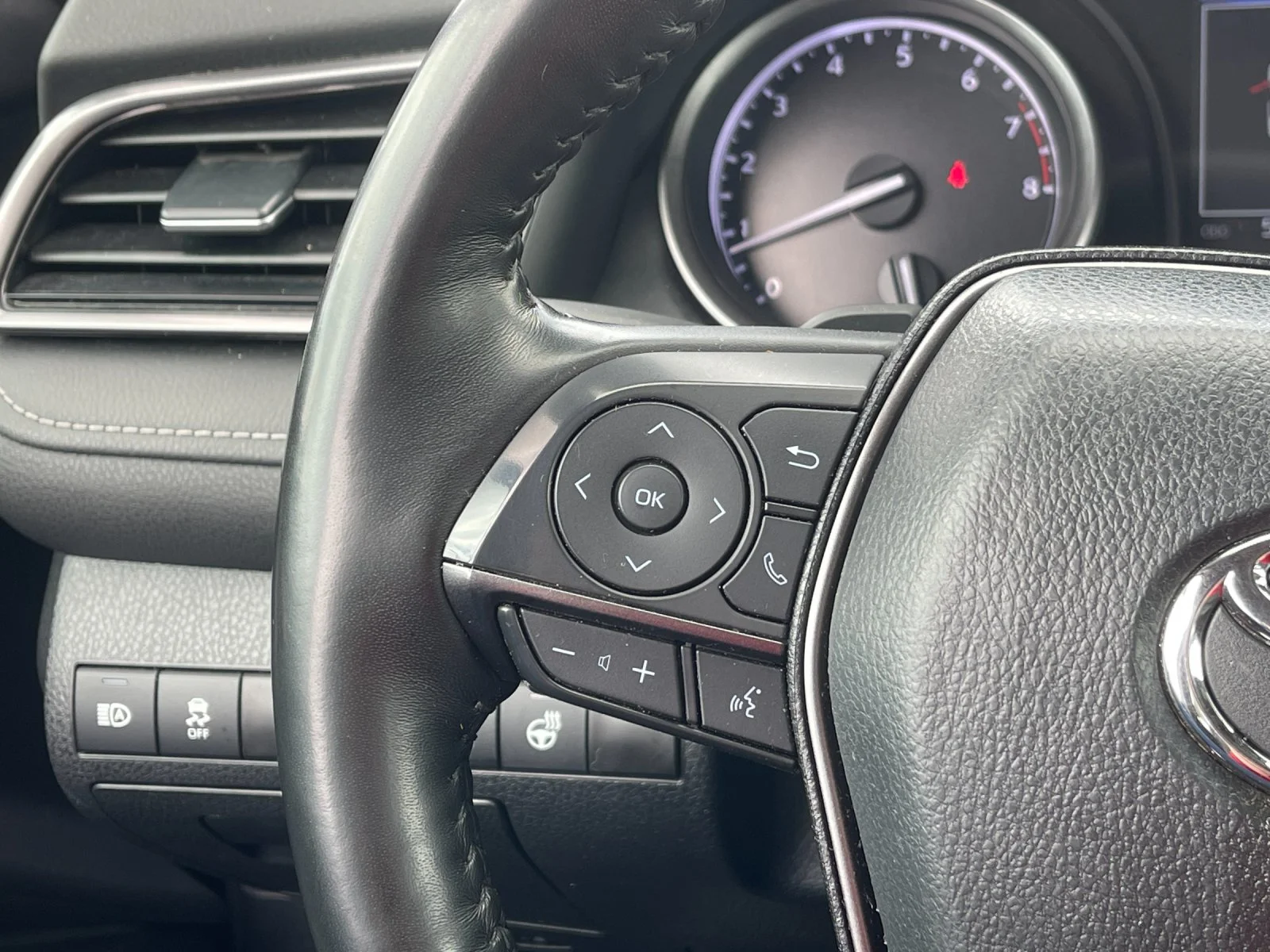 Used 2024 Gray Toyota SE image 24