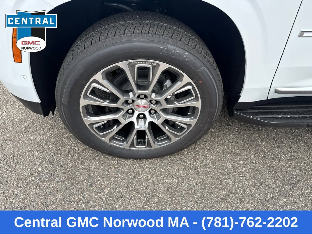 2026 GMC Yukon XL Denali - Photo 10