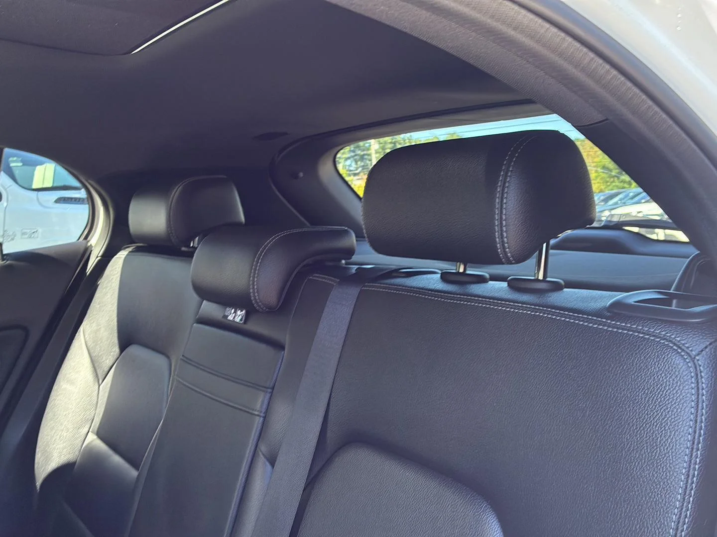 Used 2019 Polar White Mercedes-Benz GLA 250 image 26