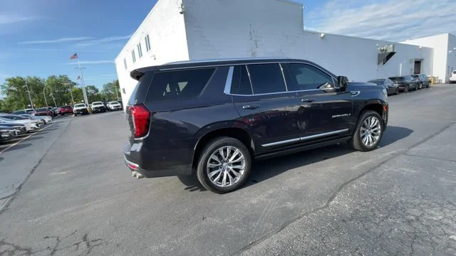 2024 GMC Yukon Denali - Photo 8