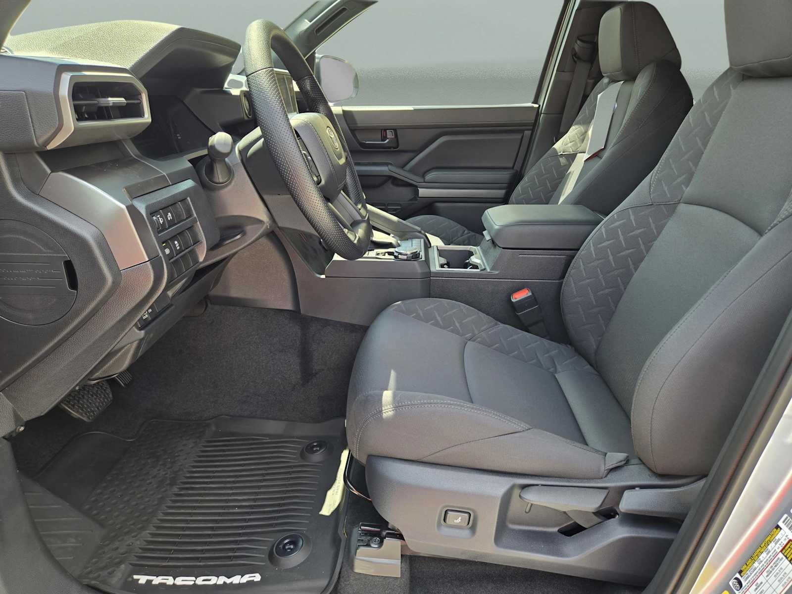 2025 Toyota Tacoma SR5 - Photo 22