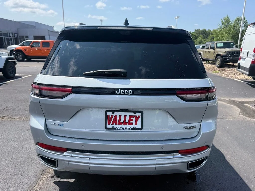 Certified Used 2023 Silver Jeep Summit Reserve 4xe image 5