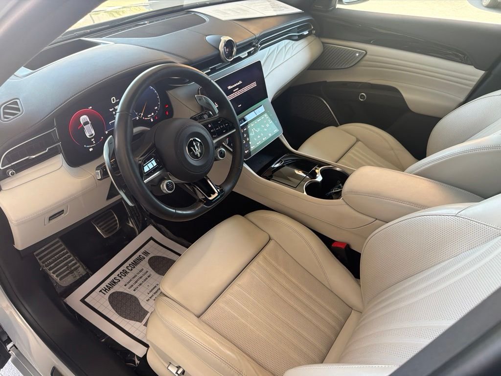 Certified Used 2023 Grigio Cangiante Tri-Coat Maserati Modena image 13