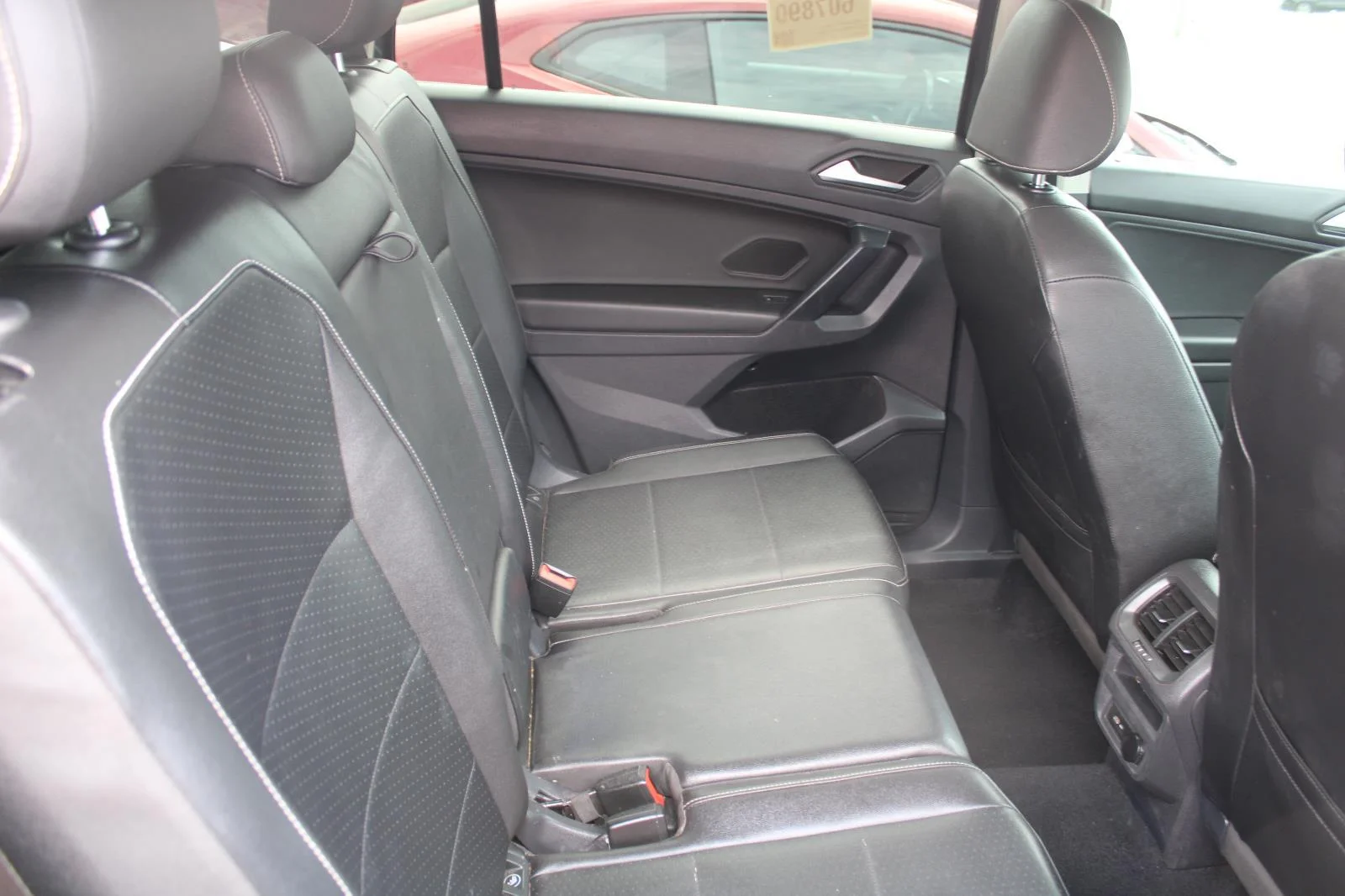 Used 2021 Platinum Gray Metallic Volkswagen SE image 4