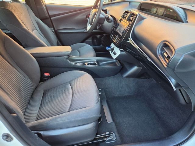 Used 2017 White Toyota Two image 23
