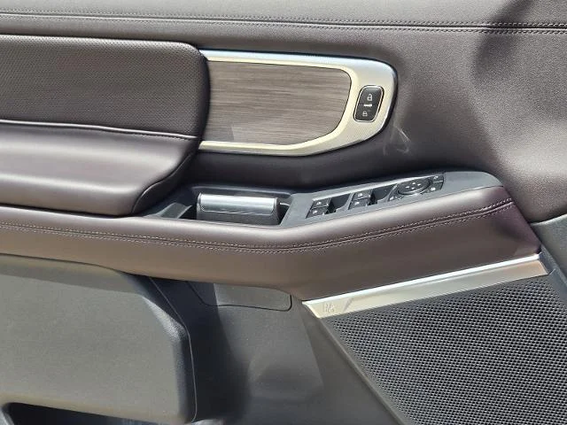New 2026 Star White Metallic Tri-Coat Ford MAX Platinum® image 38