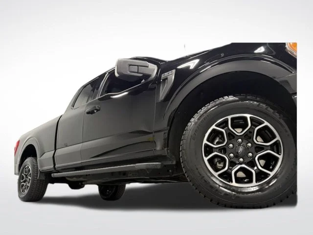 Used 2021 Black Ford XLT image 2