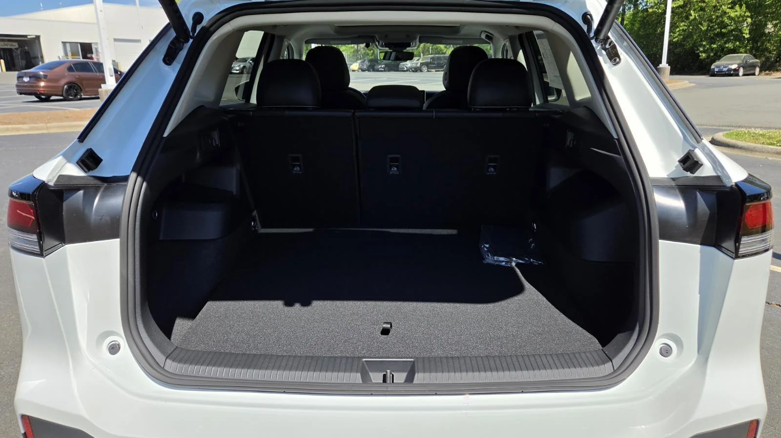 New 2026 Pure White Volkswagen SE image 54