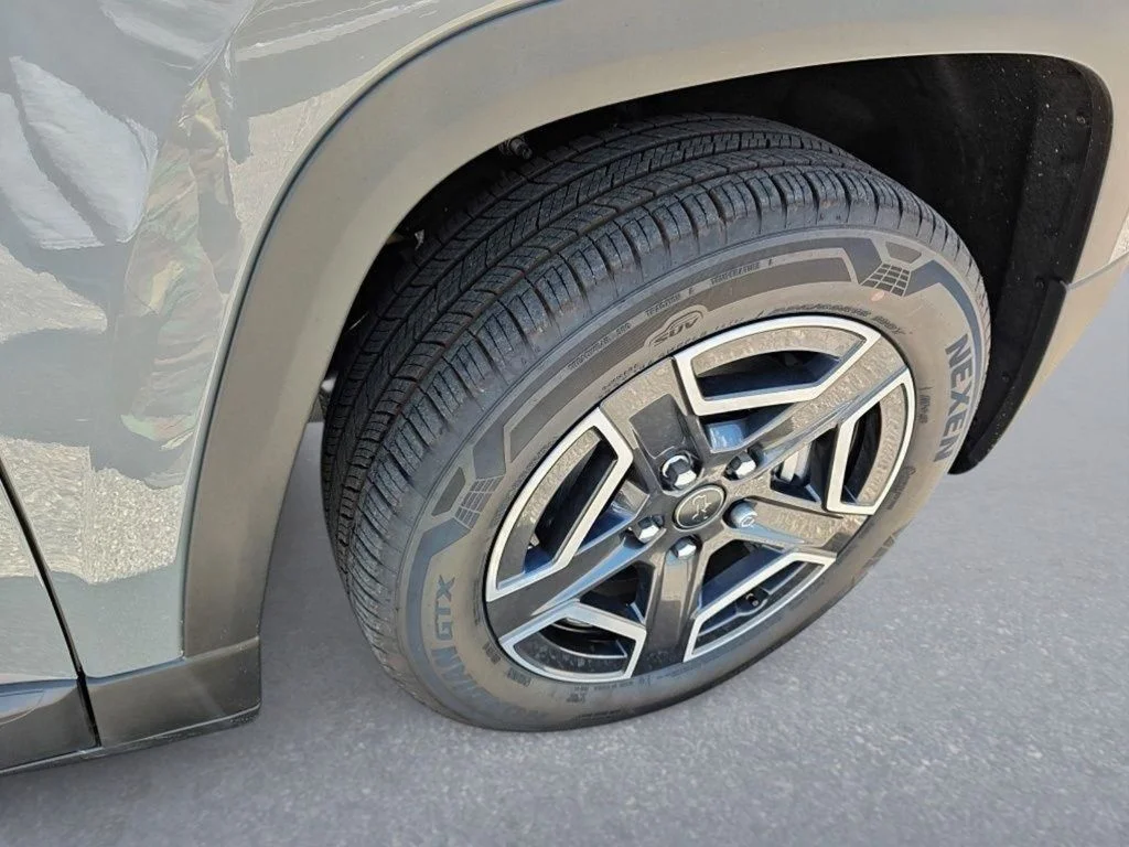 New 2026 Sting-Gray Clearcoat Jeep Laredo image 12