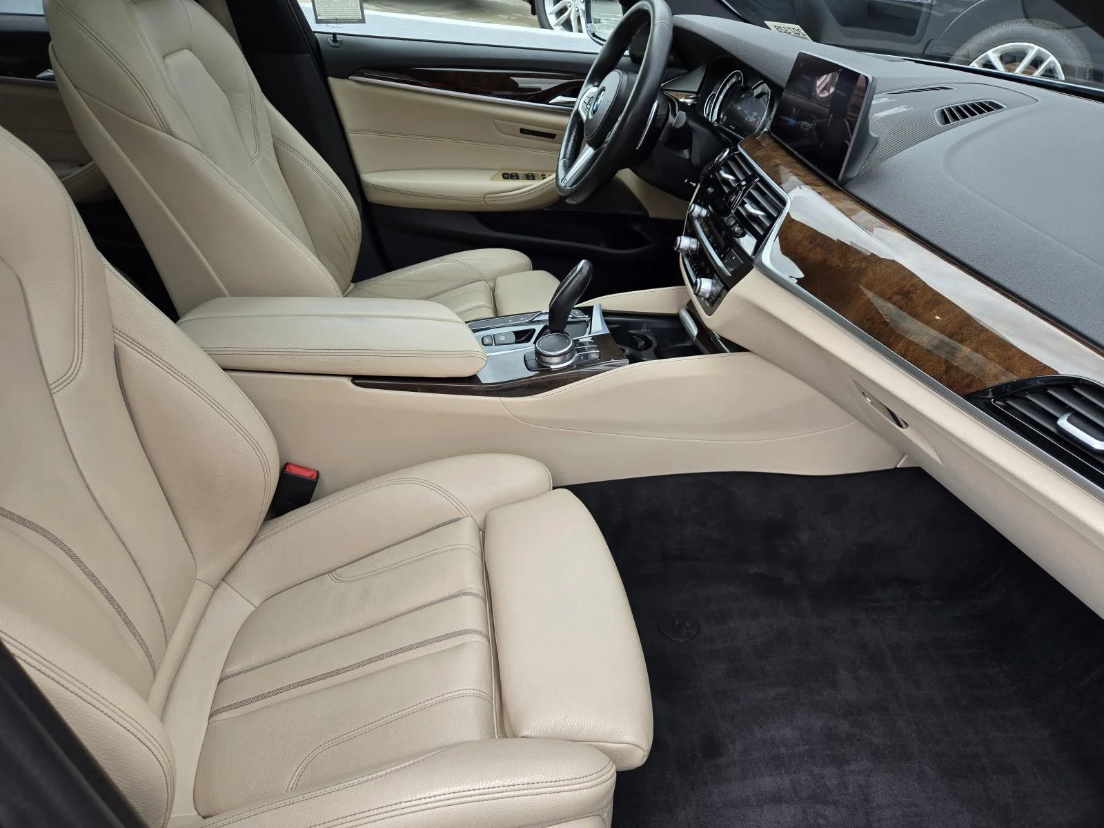 2019 BMW 5 Series 530i - Photo 33