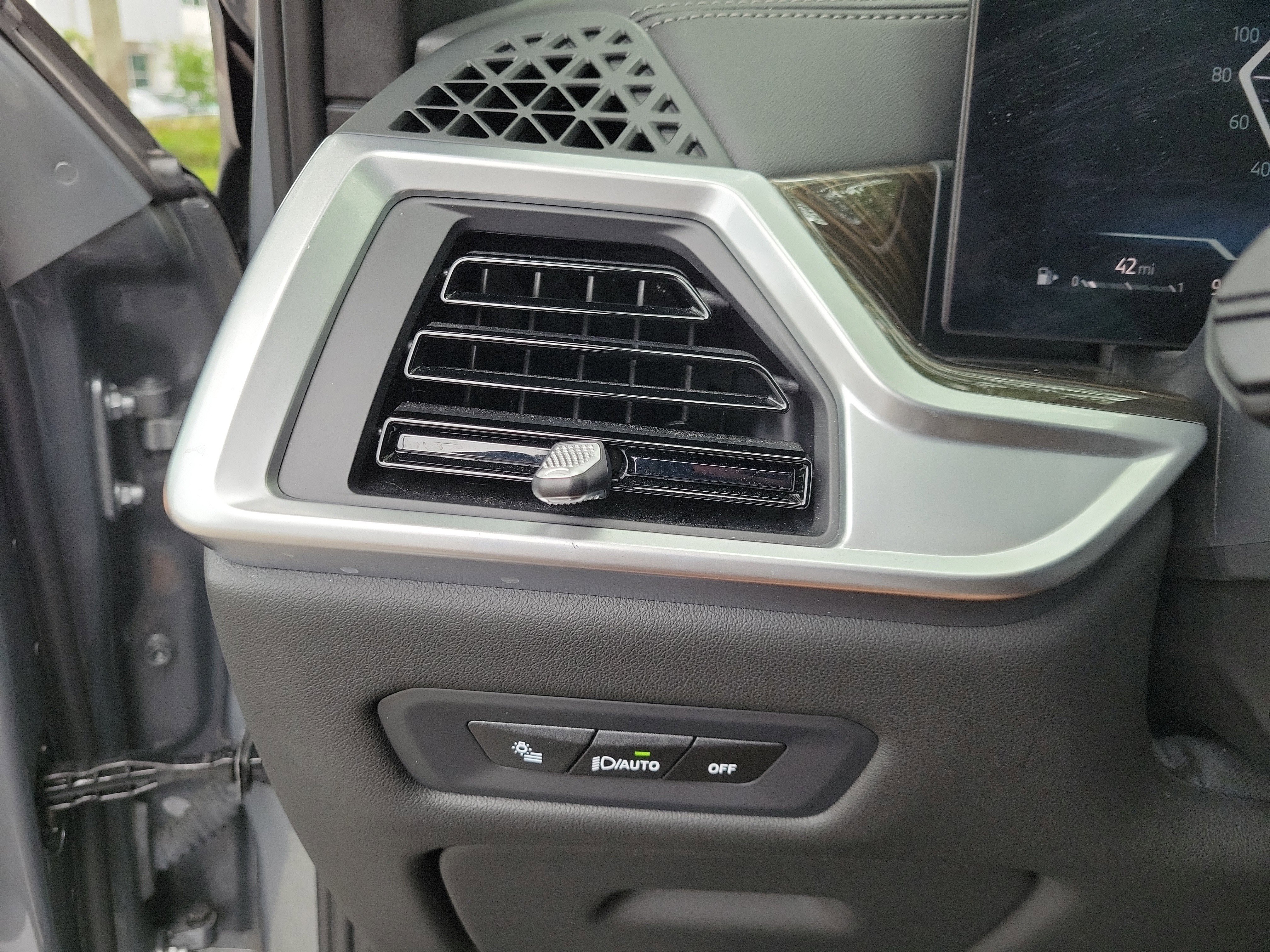 Certified Used 2024 Skyscraper Grey Metallic BMW sDrive40i image 19