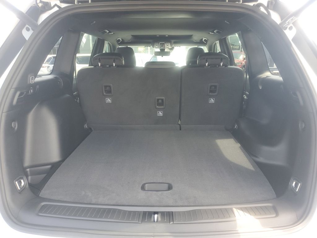 New 2026 Bright White Clear-Coat Exterior Paint Jeep Laredo Altitude image 5