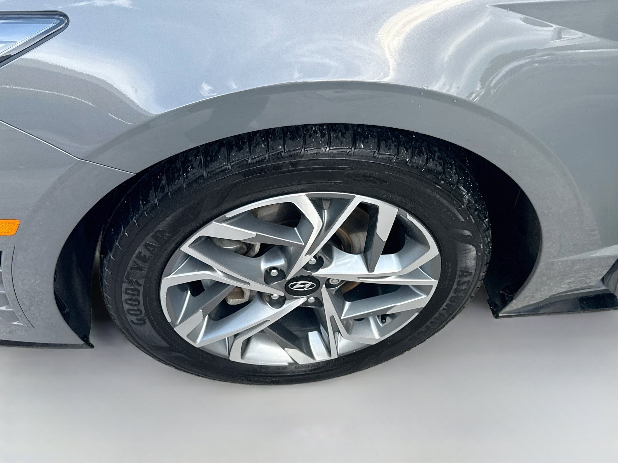 Used 2023 Hampton Gray Hyundai SEL image 34