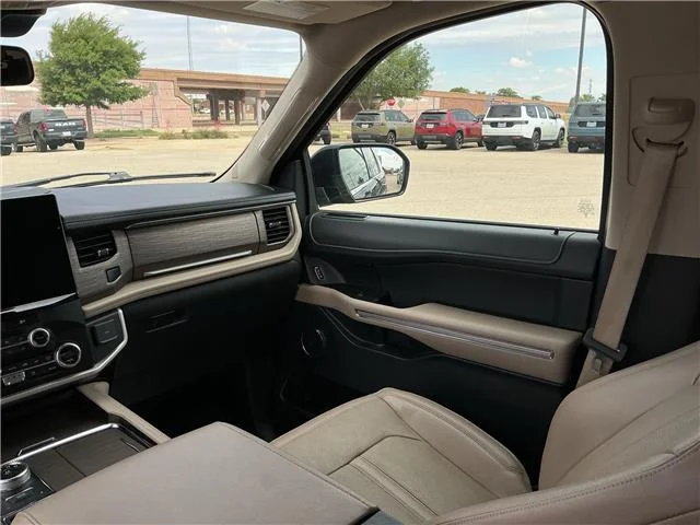 Used 2024 Agate Black Metallic Ford Limited 4x2 image 10