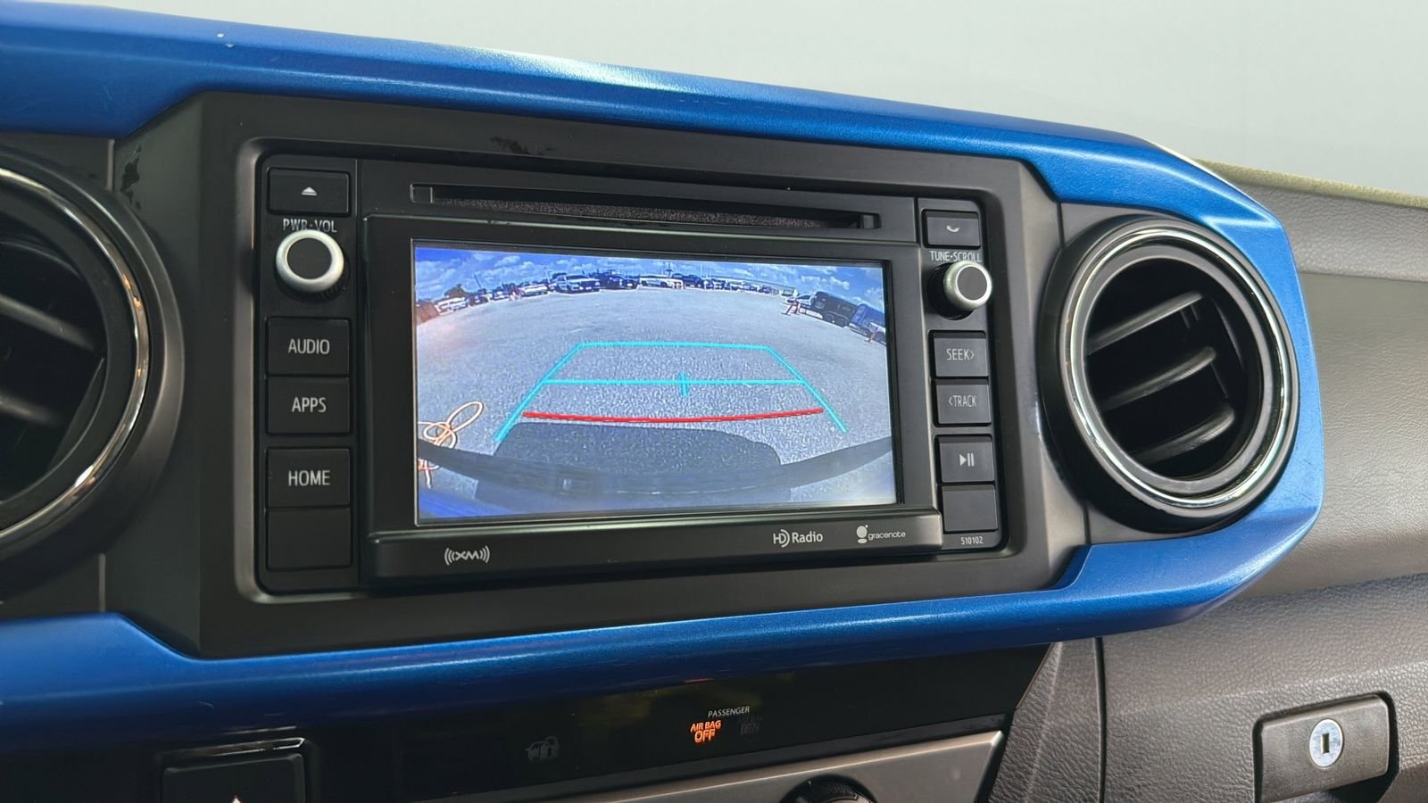 Used 2016 Blue Toyota SR5 image 18