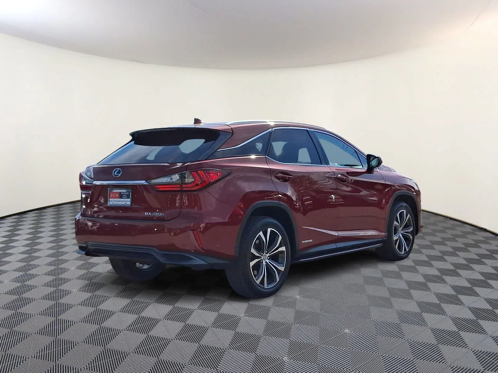 Used 2016 Matador Red Mica Lexus  image 5