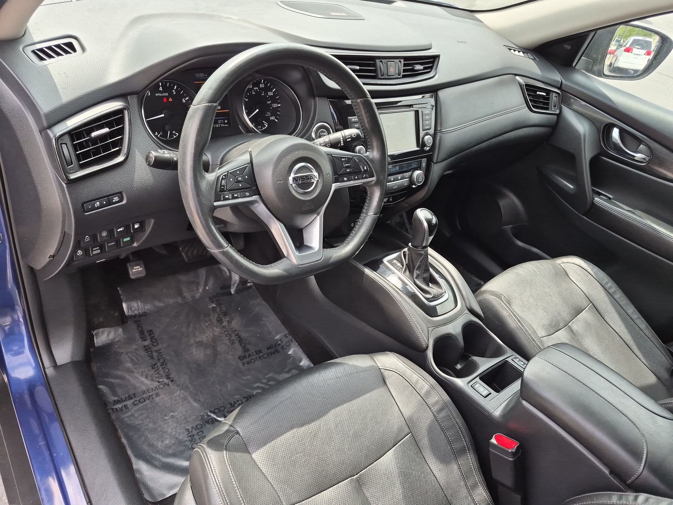 Used 2018 Caspian Blue Nissan SL image 14