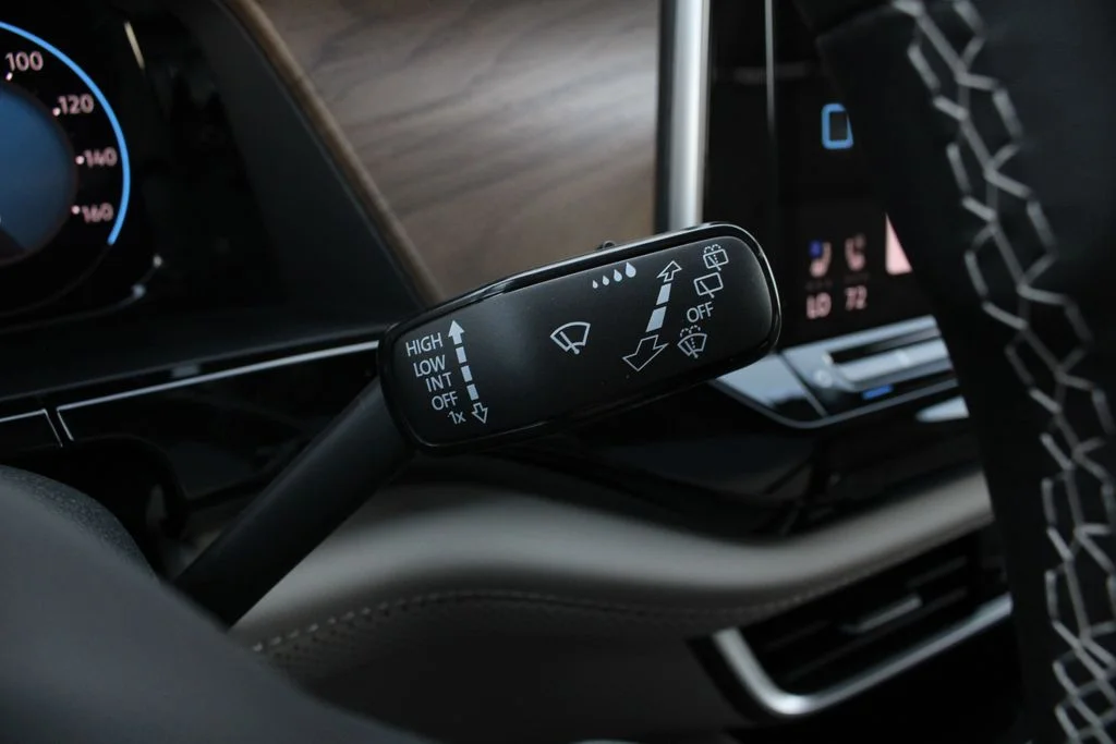 New 2026 Black Volkswagen 2.0T SE w/Technology image 15