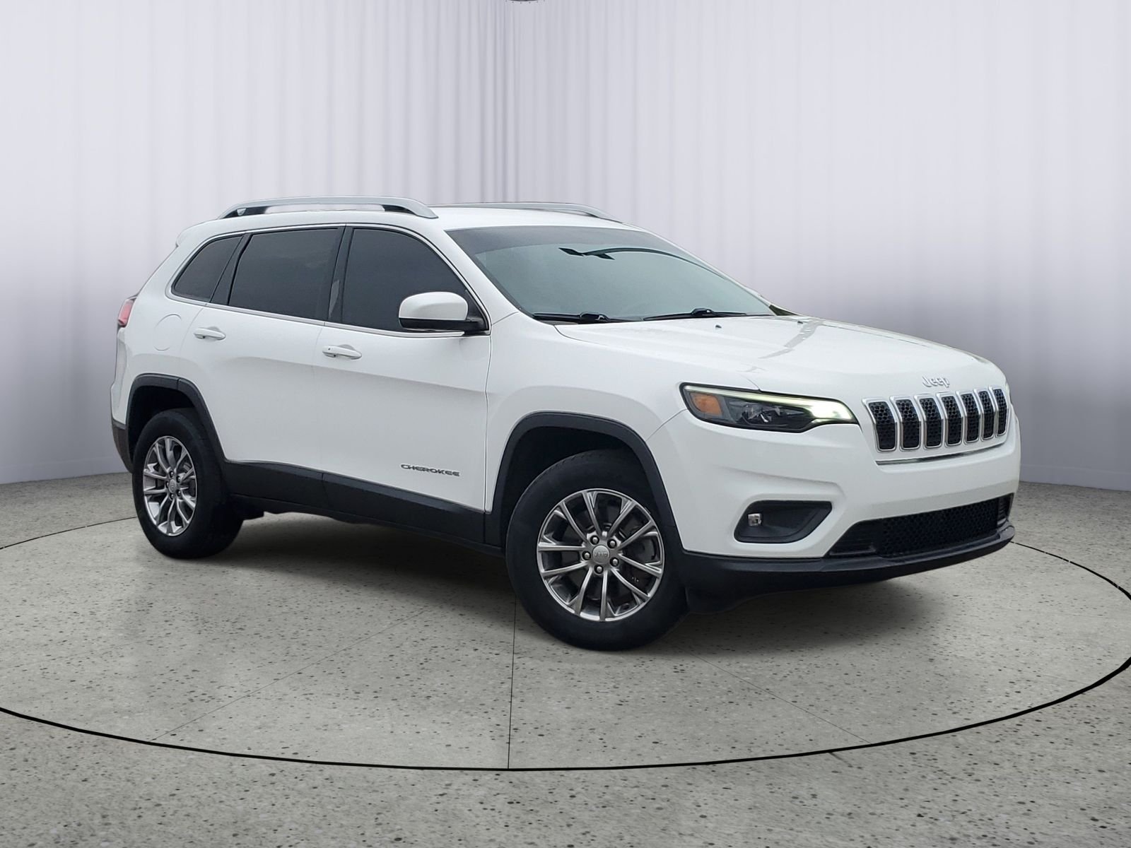 Used 2020 White Jeep Latitude Plus image 1