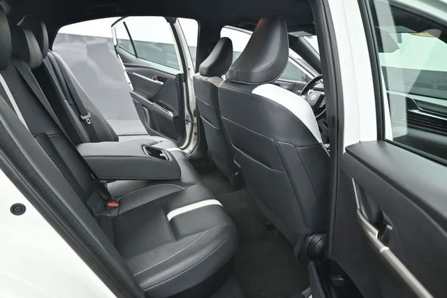 Used 2025  Toyota SE image 14
