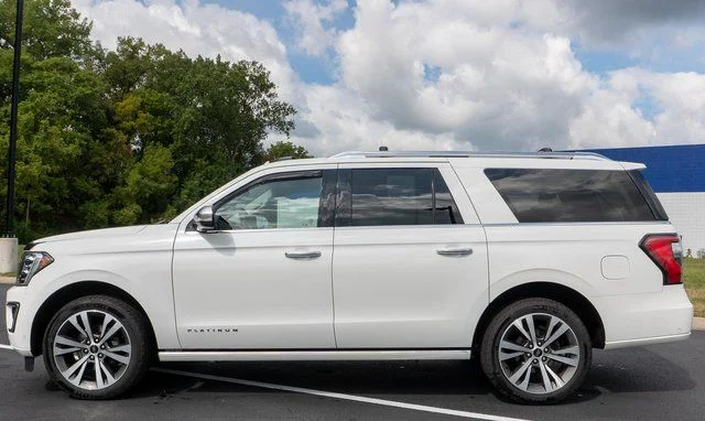 Used 2021 White Metallic Ford Platinum image 9