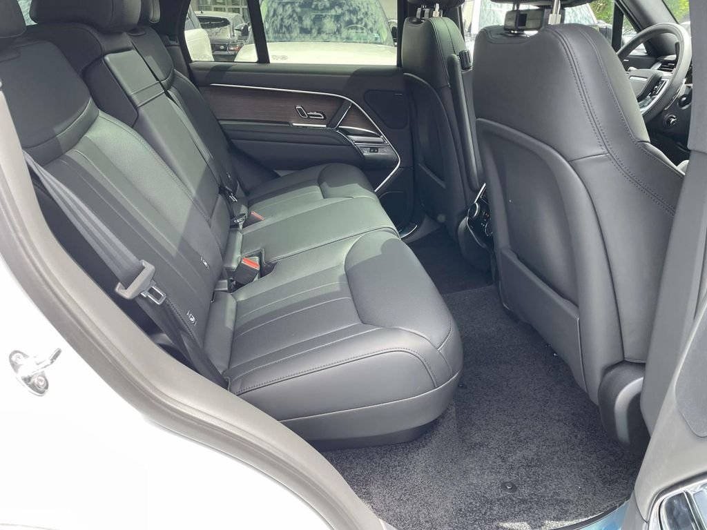 New 2026 Fuji White Land Rover SE image 19