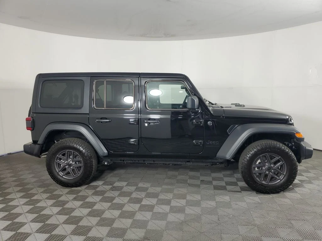 Used 2026 Black Jeep Sport S image 3