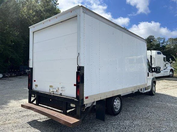 Used 2014 White Ram Base image 5