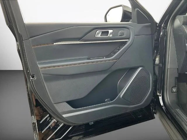 New 2026 Agate Black Metallic Ford Tremor® image 59