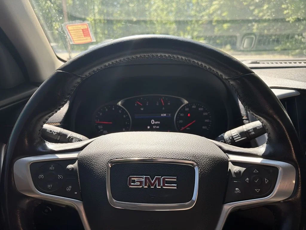Used 2021 Silver GMC SLT image 11