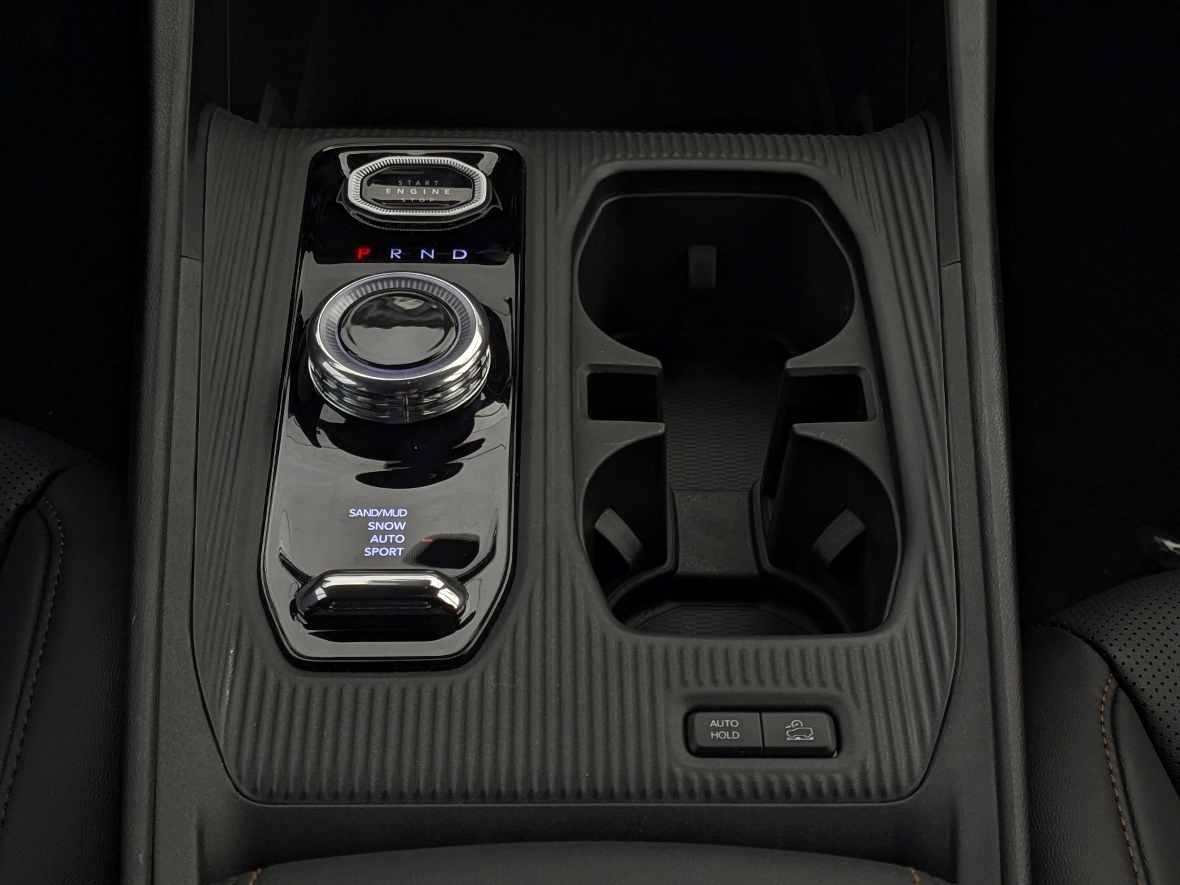 New 2026 White Jeep Limited - - 1.6L Turbo Hybrid - Perforated Leatherette Seats - Power Liftgate - Wireless Charging image 24