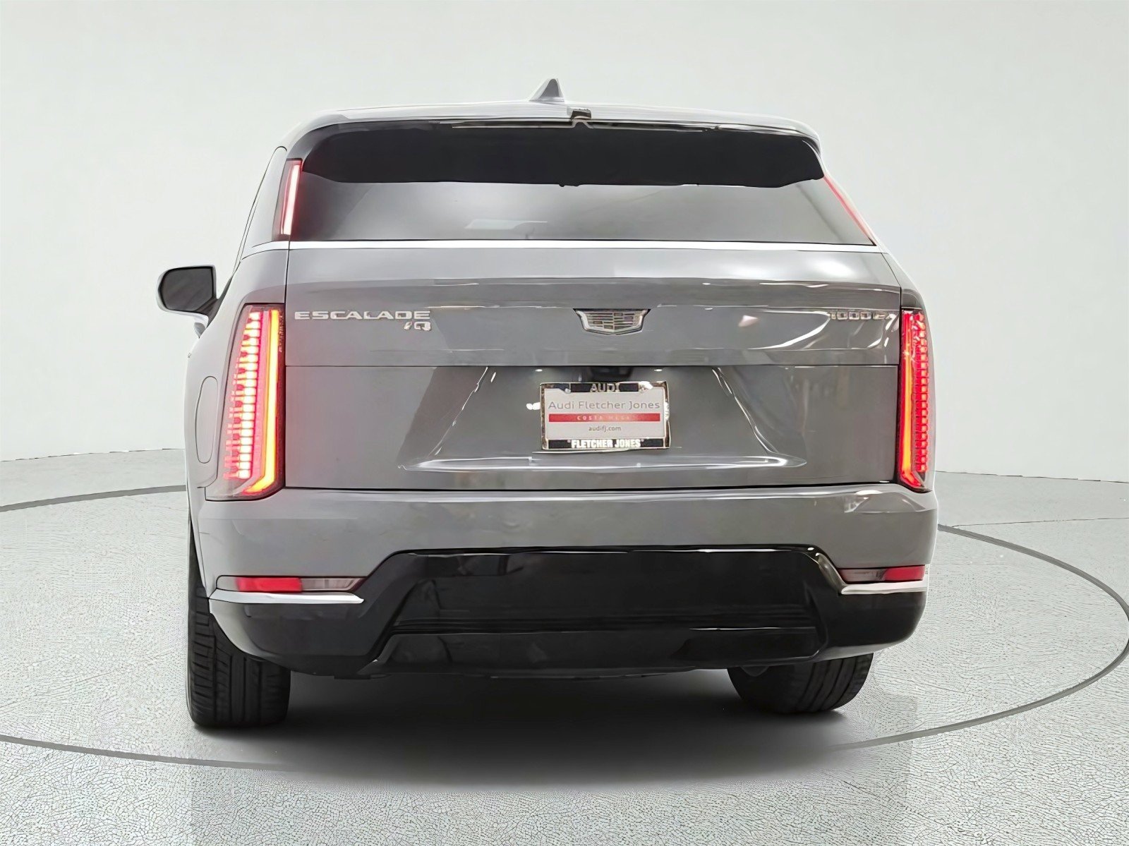 Used 2026 Luna Metallic Cadillac Premium Luxury image 6