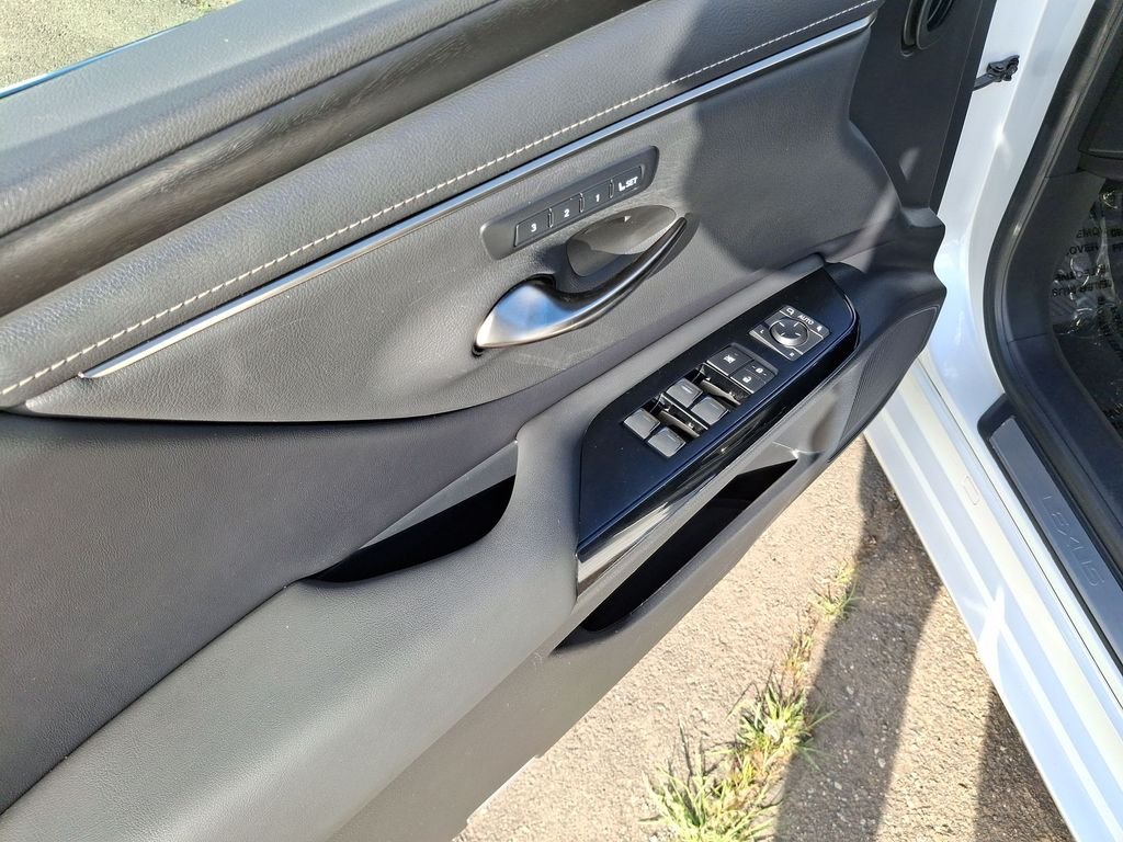Certified Used 2023 White Lexus 350 image 15