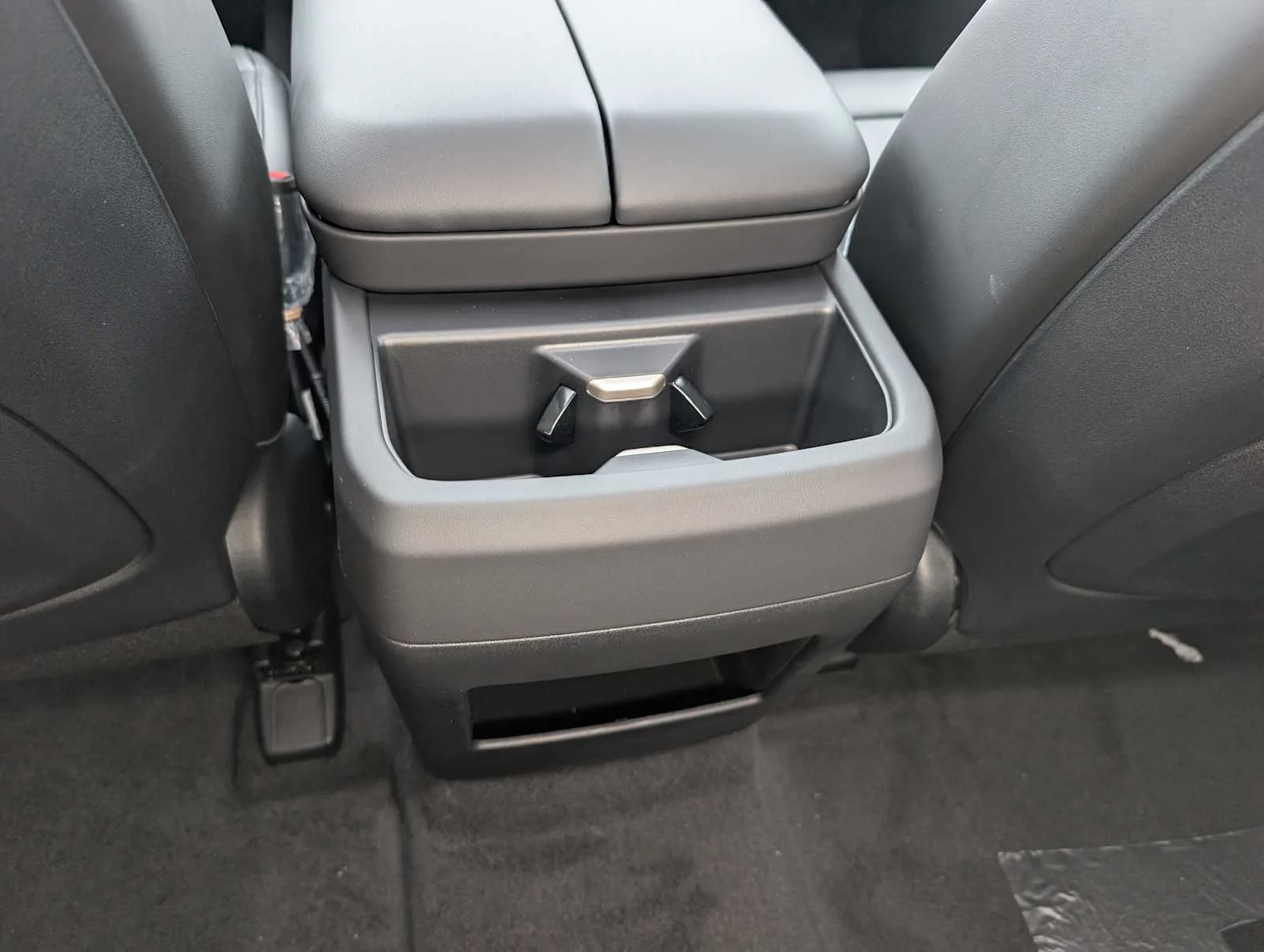 New 2027 Glacial White Pearl Kia S image 17