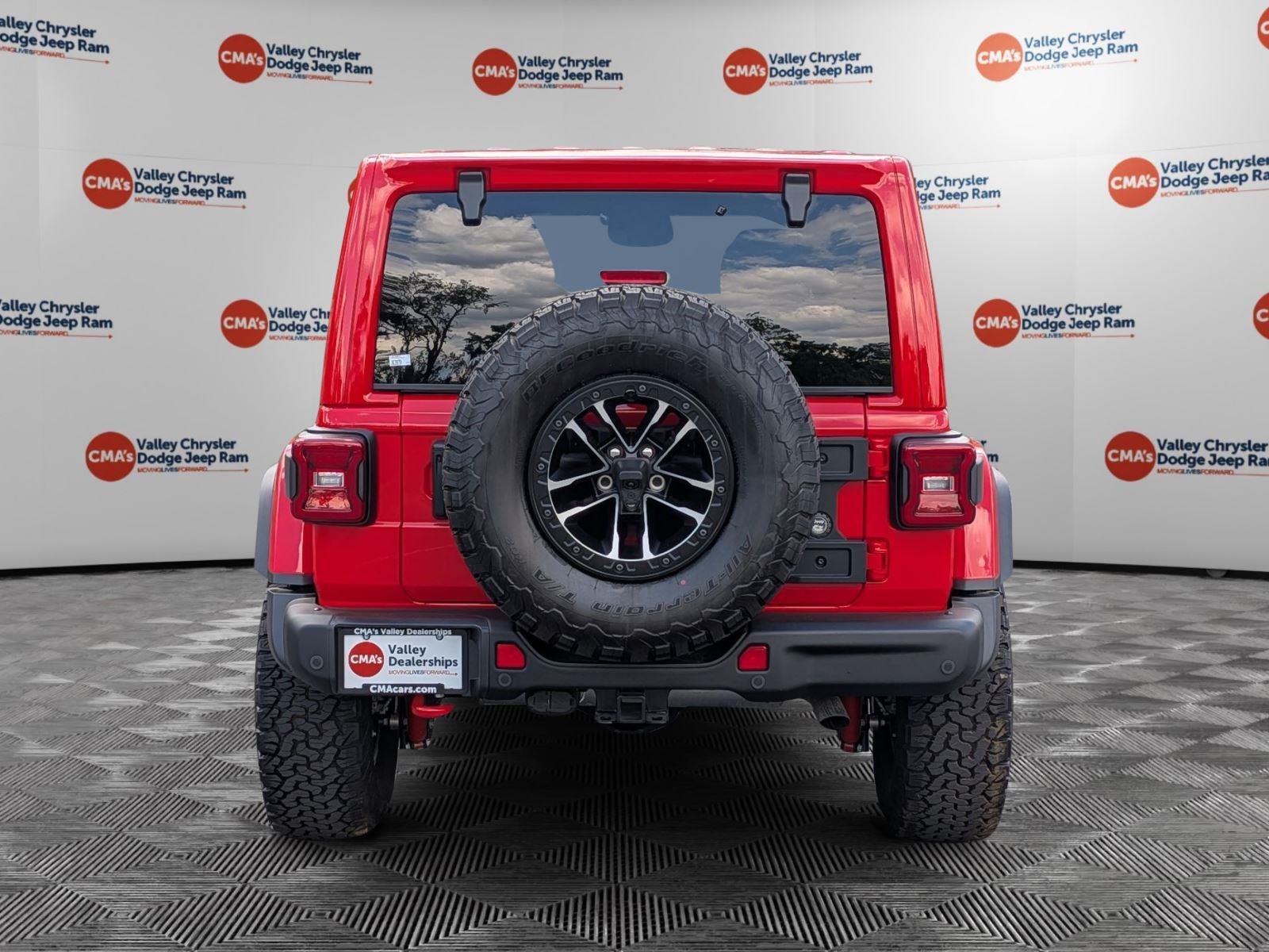 New 2026 Firecracker Red Clear-Coat Exterior Paint Jeep Rubicon X image 6