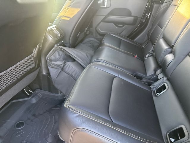 Used 2025 Black Jeep Texas Trail image 18