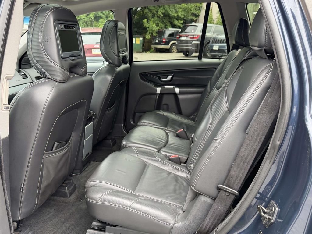 Used 2014 Blue Volvo 3.2 image 15