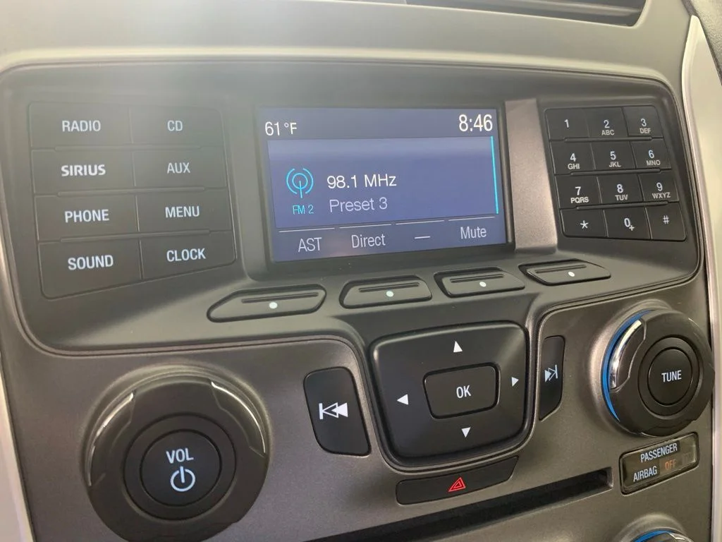 Used 2015 Gray Ford XLT image 4