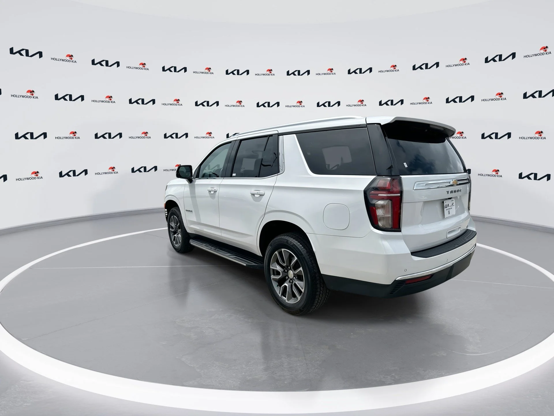 Used 2021 Iridescent Pearl Tricoat Chevrolet LT image 6