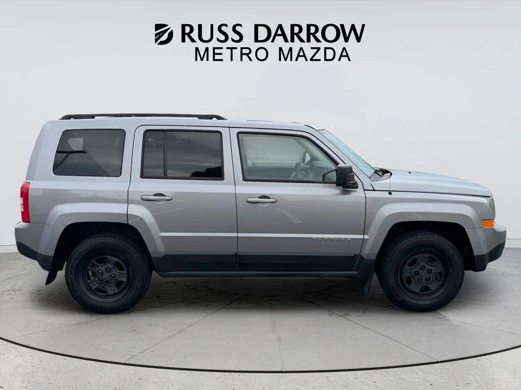 Used 2016 Silver Jeep Sport image 6