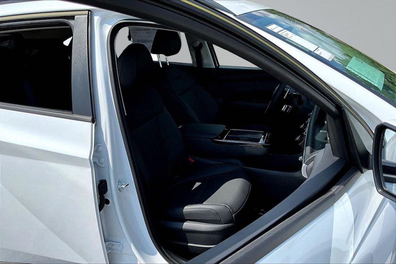 New 2026 White Hyundai SEL Convenience image 26