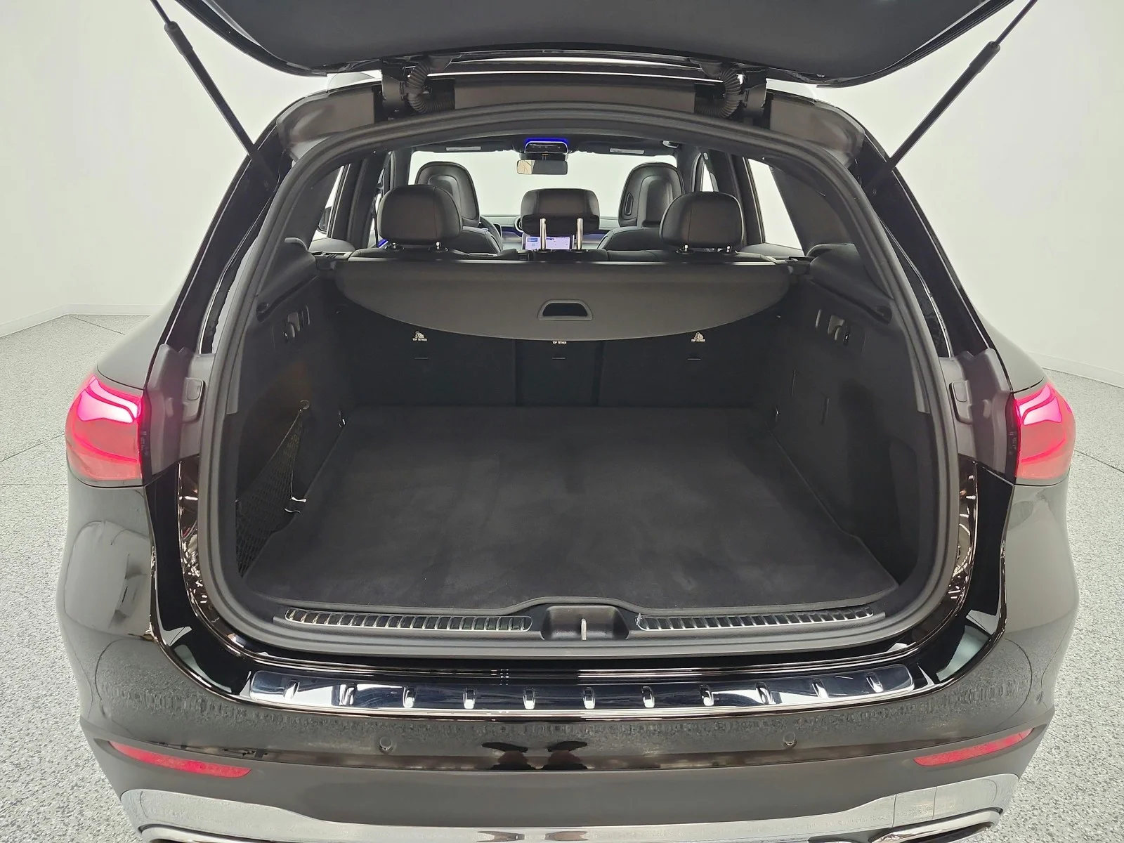 Used 2023 Black Mercedes-Benz GLC 300 SUV image 21