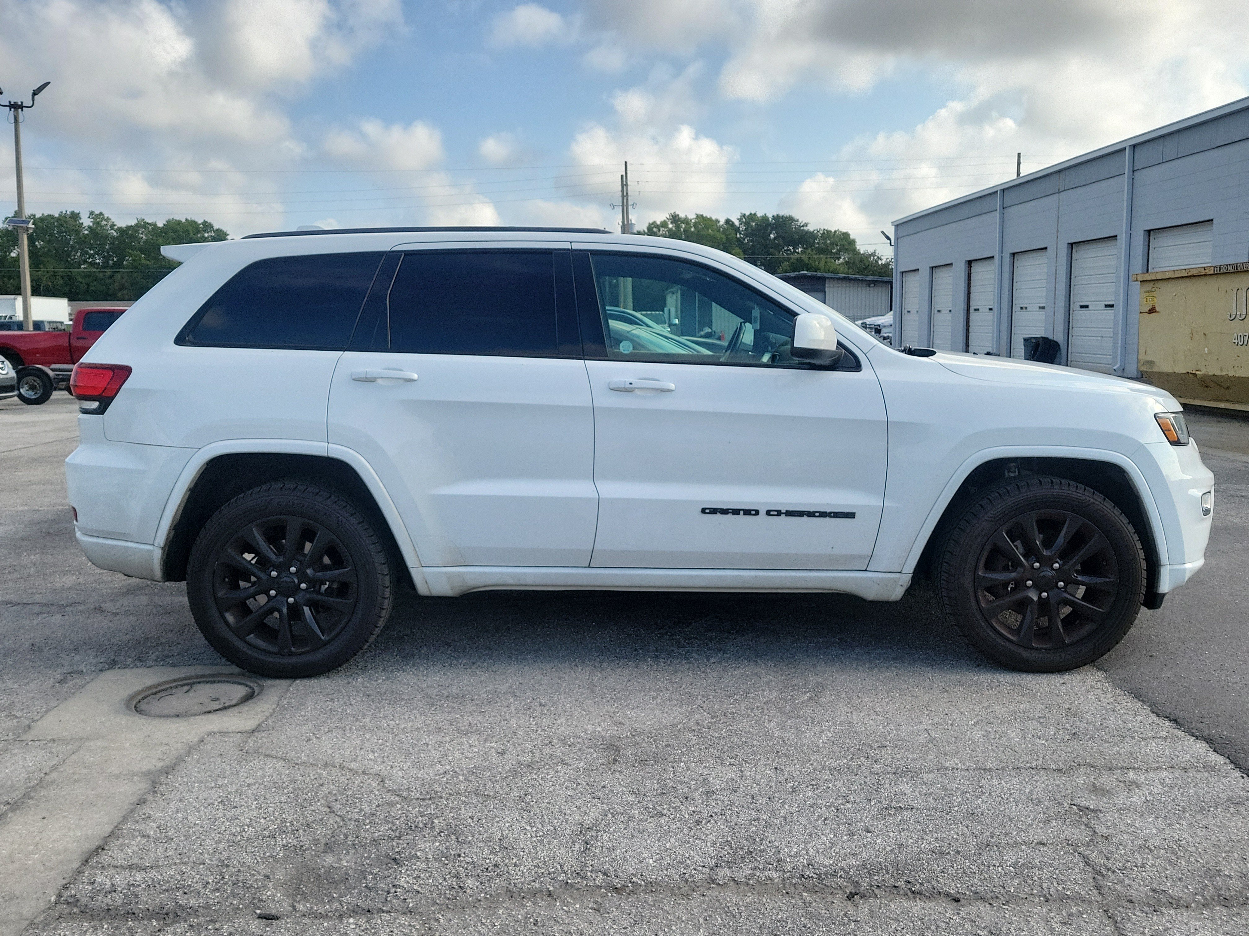 Used 2020 Bright White Clearcoat Jeep Altitude image 8