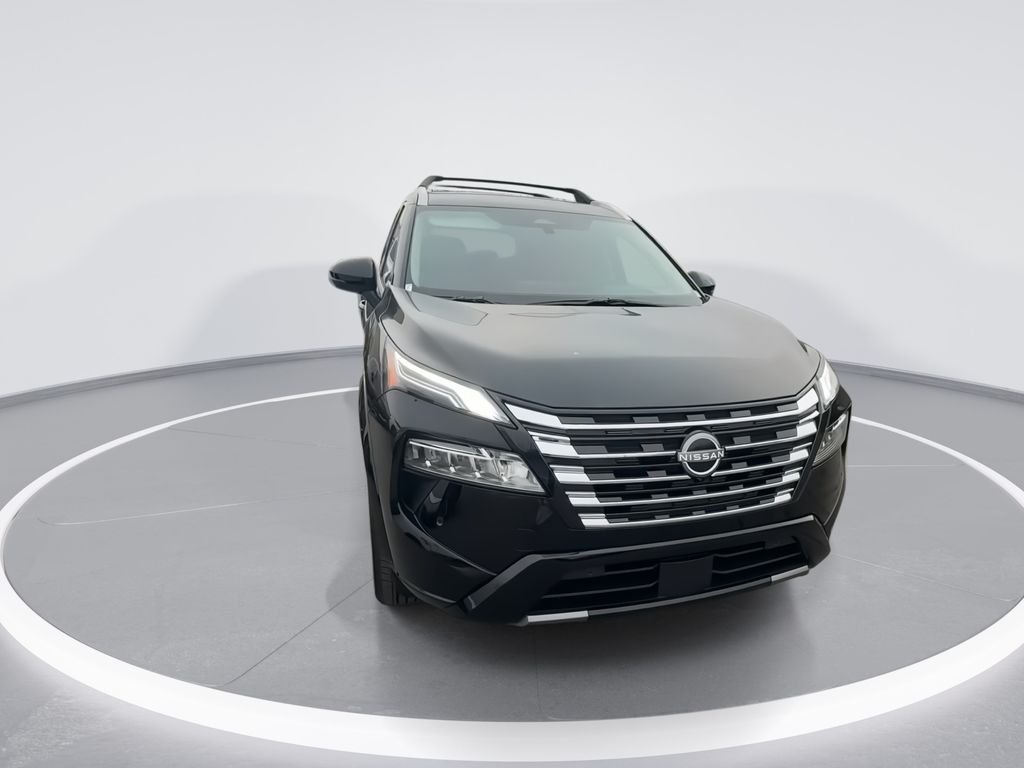 Used 2026 Black Nissan Platinum image 3