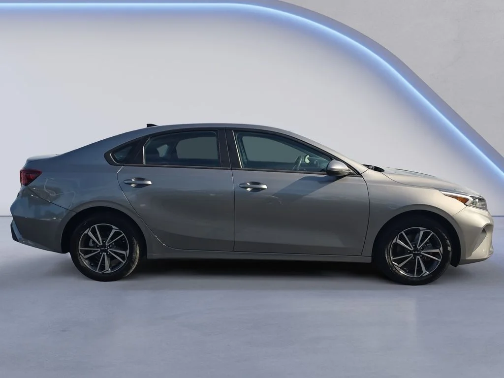 Used 2023 Steel Gray Kia LXS image 7