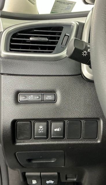 Used 2017 Gray Nissan SL image 14